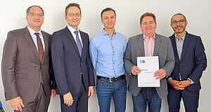 Hoher Besuch im Prüflabor - Wirtschaftsministerium im Vor-Ort Gespräch mit Laborverband