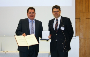 Dr. Erhard Kirchhoff erhielt die Adolf-Juckenack-Medaille 2013